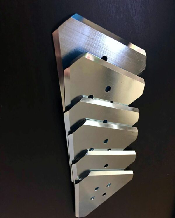 Thirty-two machine offers metal CNC milling and turning for concrete application tools